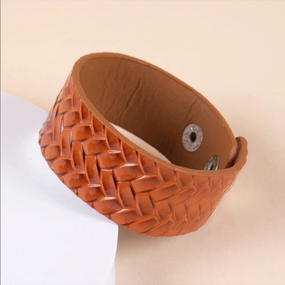LEATHER Woven Bracelet - Picture 2 of 3